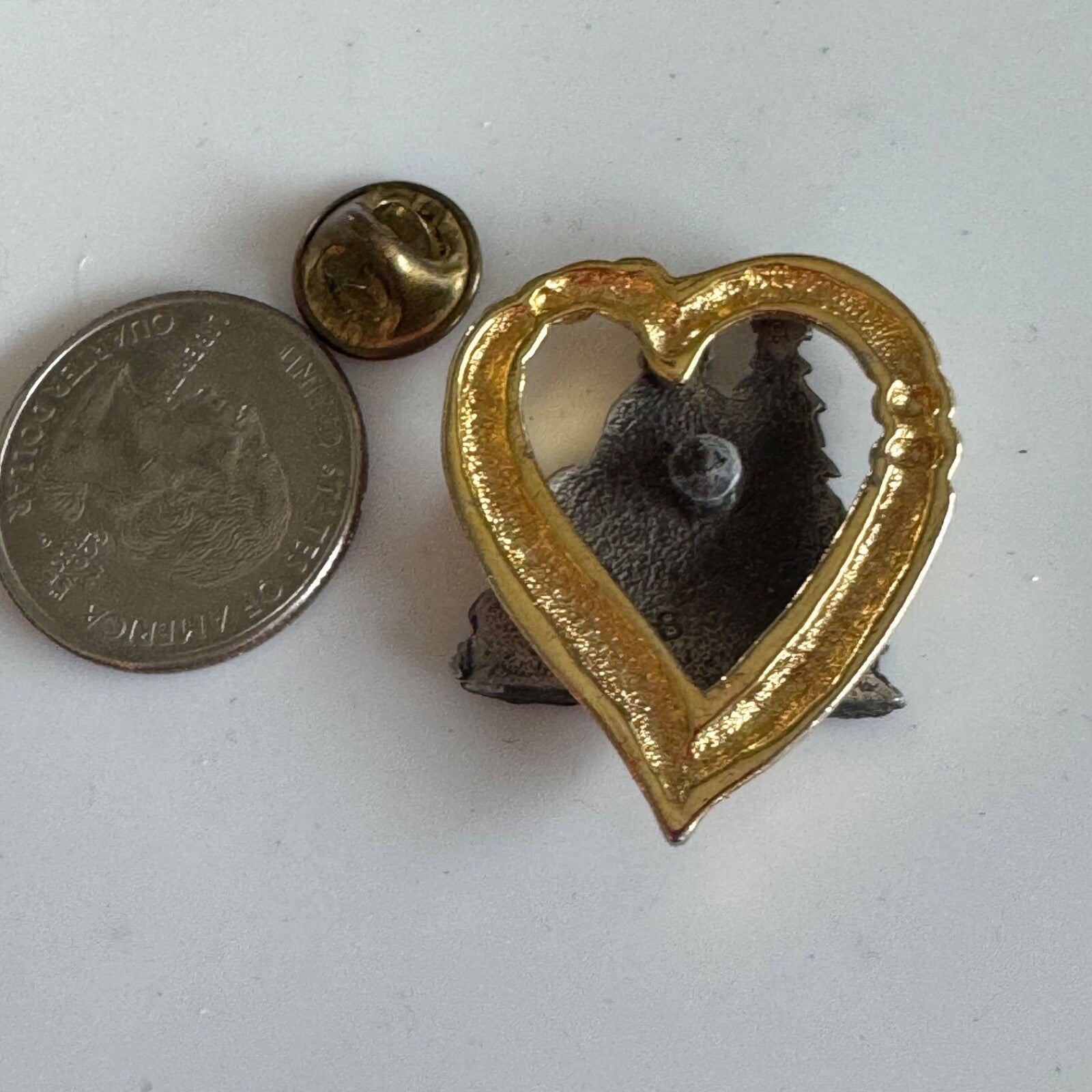 Nativity Scene Christmas Brooch – Pewter & Gold Tone Heart Frame