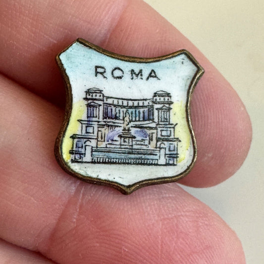 Vintage Roma Italy Rome Lapel Pin Fountain Souvenir Tourist