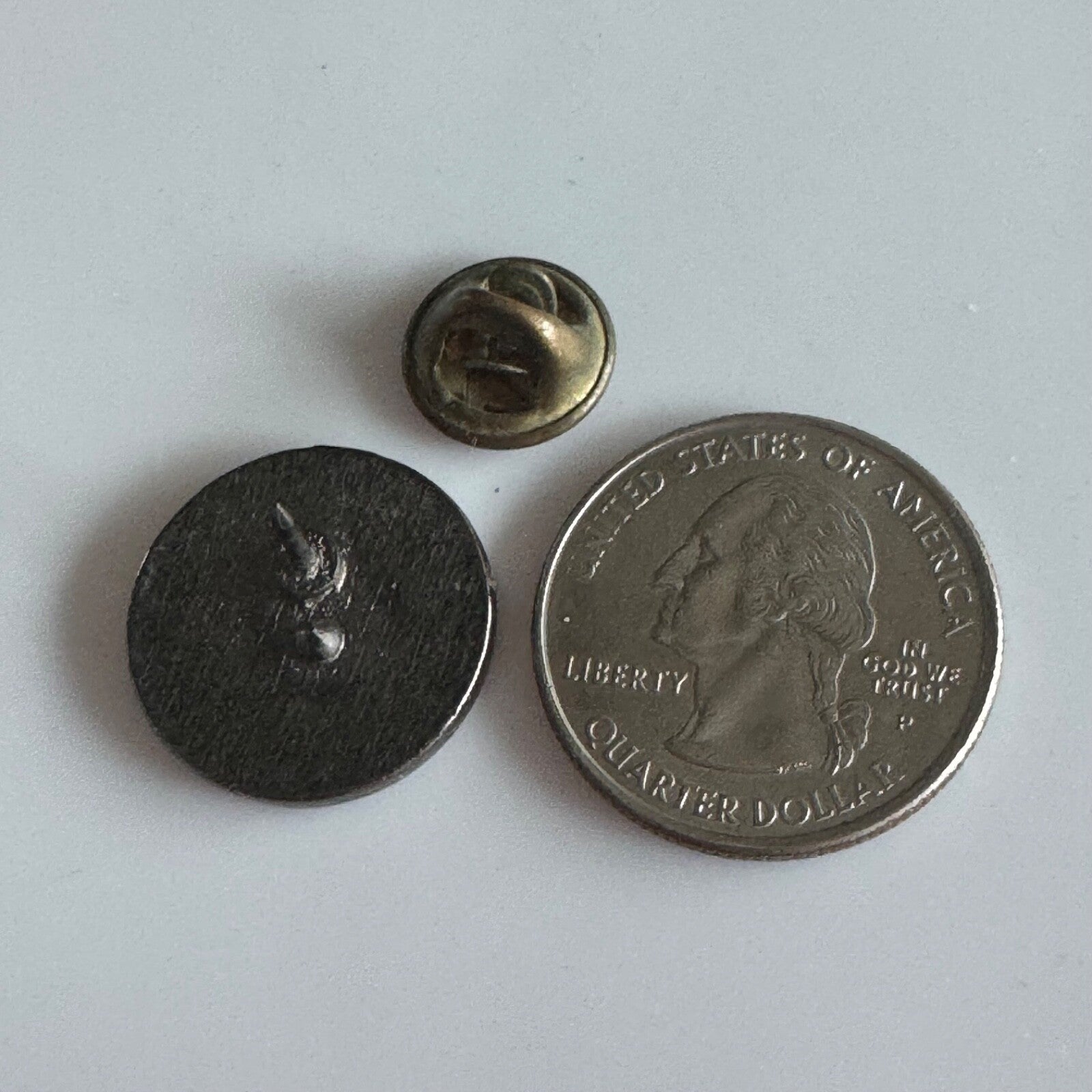 Verve Records Logo Lapel Pin – Cream & Black Design Tie Tack