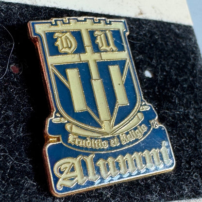 Vintage Duke University  Lapel Pin Crest Logo Shield New on Card Blue Devils