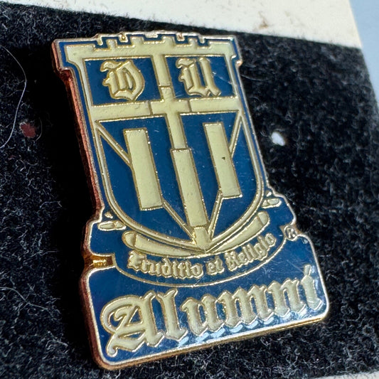 Vintage Duke University  Lapel Pin Crest Logo Shield New on Card Blue Devils