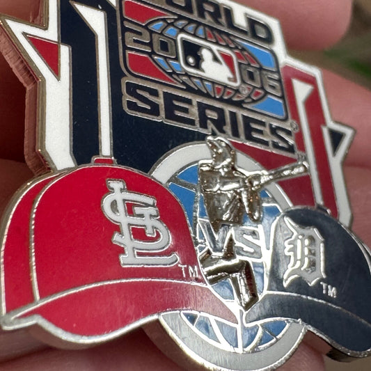 2006 World Series Lapel Pin St Louis Cardinals Detroit Tigers Baseball Caps MLB