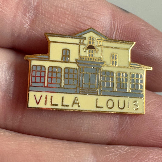 Vintage Villa Louis Historic Site Wisconsin Souvenir Tourist Lapel Pin