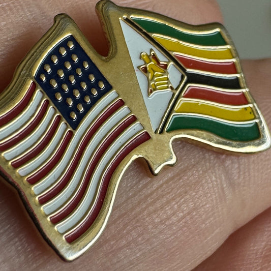 USA & Zimbabwe Friendship Flag Pin Crossed Flags Lapel United States American