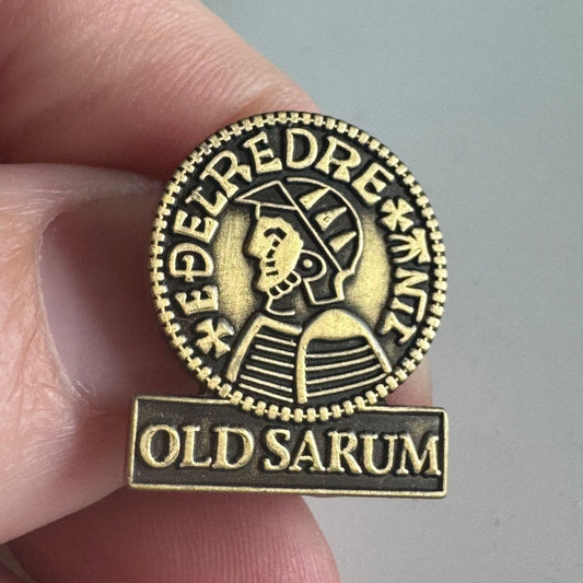 Vintage Old Sarum Souvenir Tourist Lapel Pin UK English Heritage