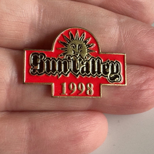 Vintage 1998 Sun Valley Idaho Souvenir Tourist Lapel Pin Ski Skiing