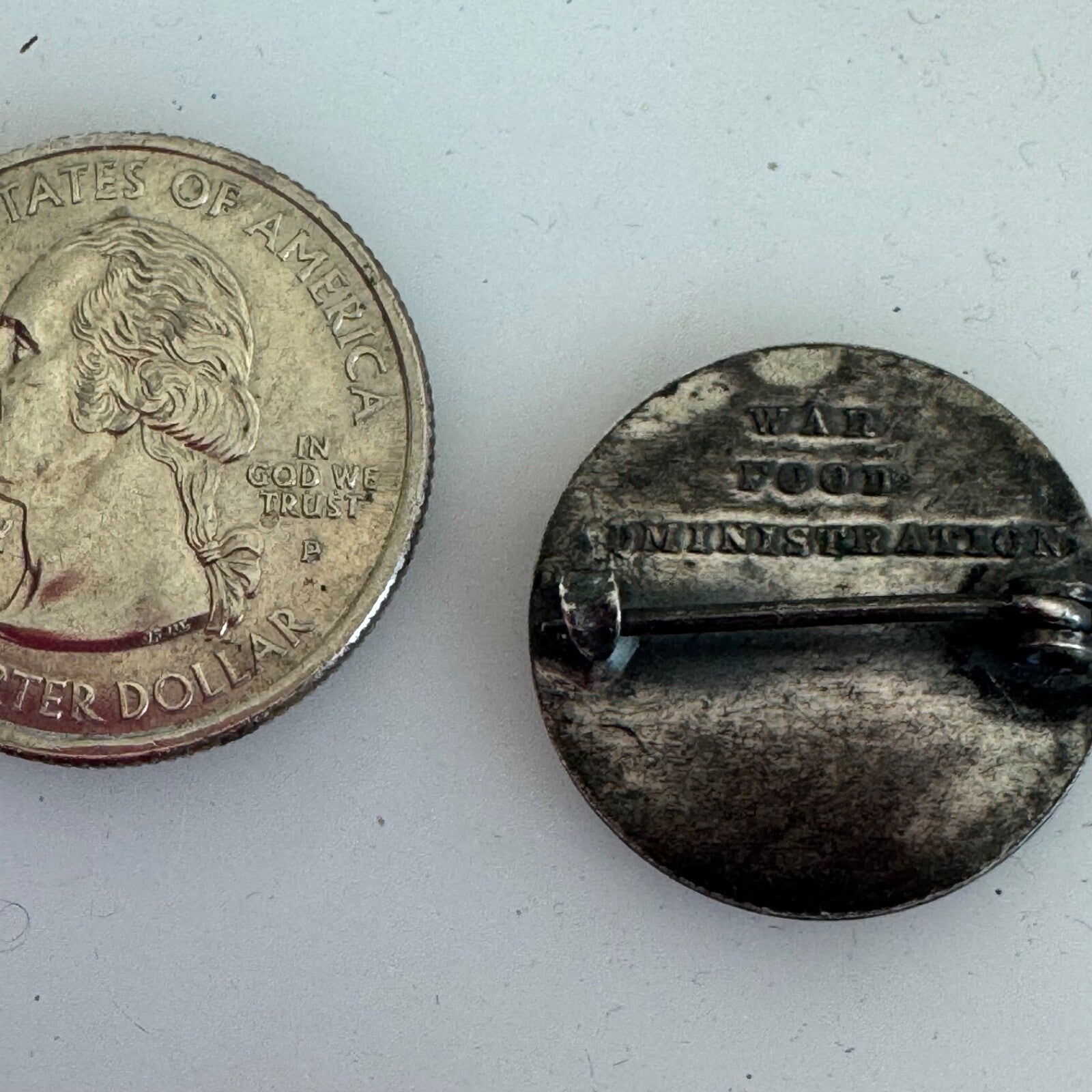WW2 HOME FRONT WAR FOOD ADMINISTRATION ACHIEVEMENT AWARD FOR FREEDOM LAPEL PIN