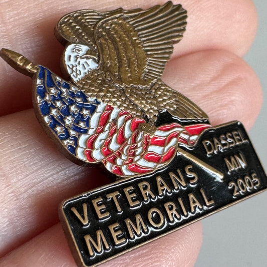 Dassel Minnesota 2005 Veterans Memorial Eagle Pin – Patriotic USA Flag