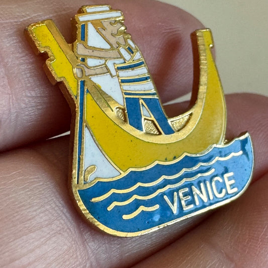 Venezia Venice Gondolier Gondola Souvenir Tourist Lapel Pin Yellow Blue