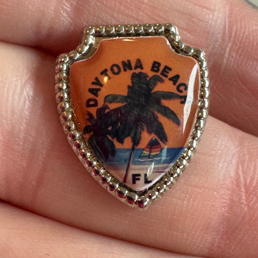 Vintage Daytona Beach Florida Sailboat Palm Trees Souvenir Crest Shield Pin