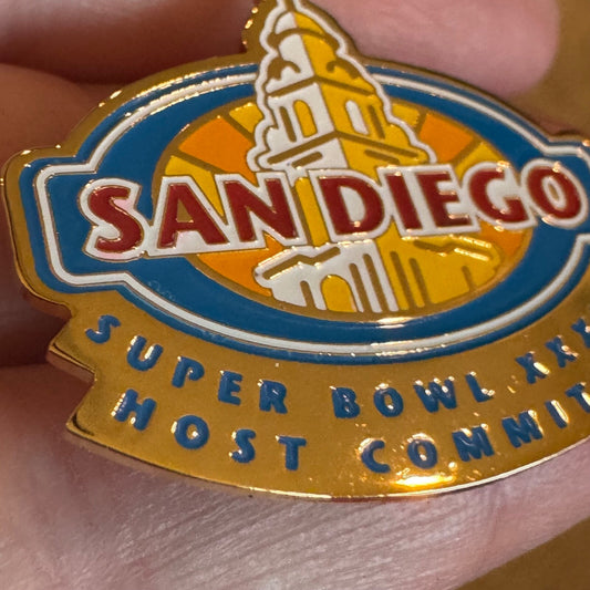 Vtg Super Bowl XXXVII Gold Tone Host Committee San Diego Lapel Pin Peter David