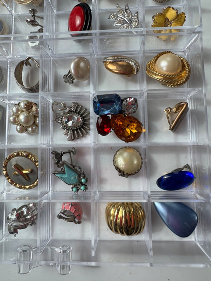 Vintage Signed & Unsigned SINGLE Clip-On Earrings Jewelry Lot Crafts/Wear 48pcs