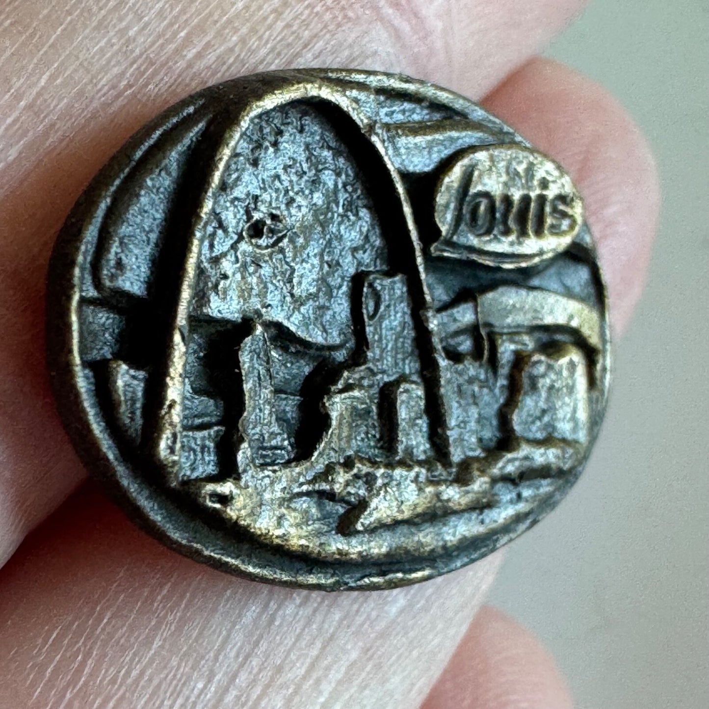 Vintage St Louis Pewter Lapel Pin Brass Toned Gateway Arch Missouri
