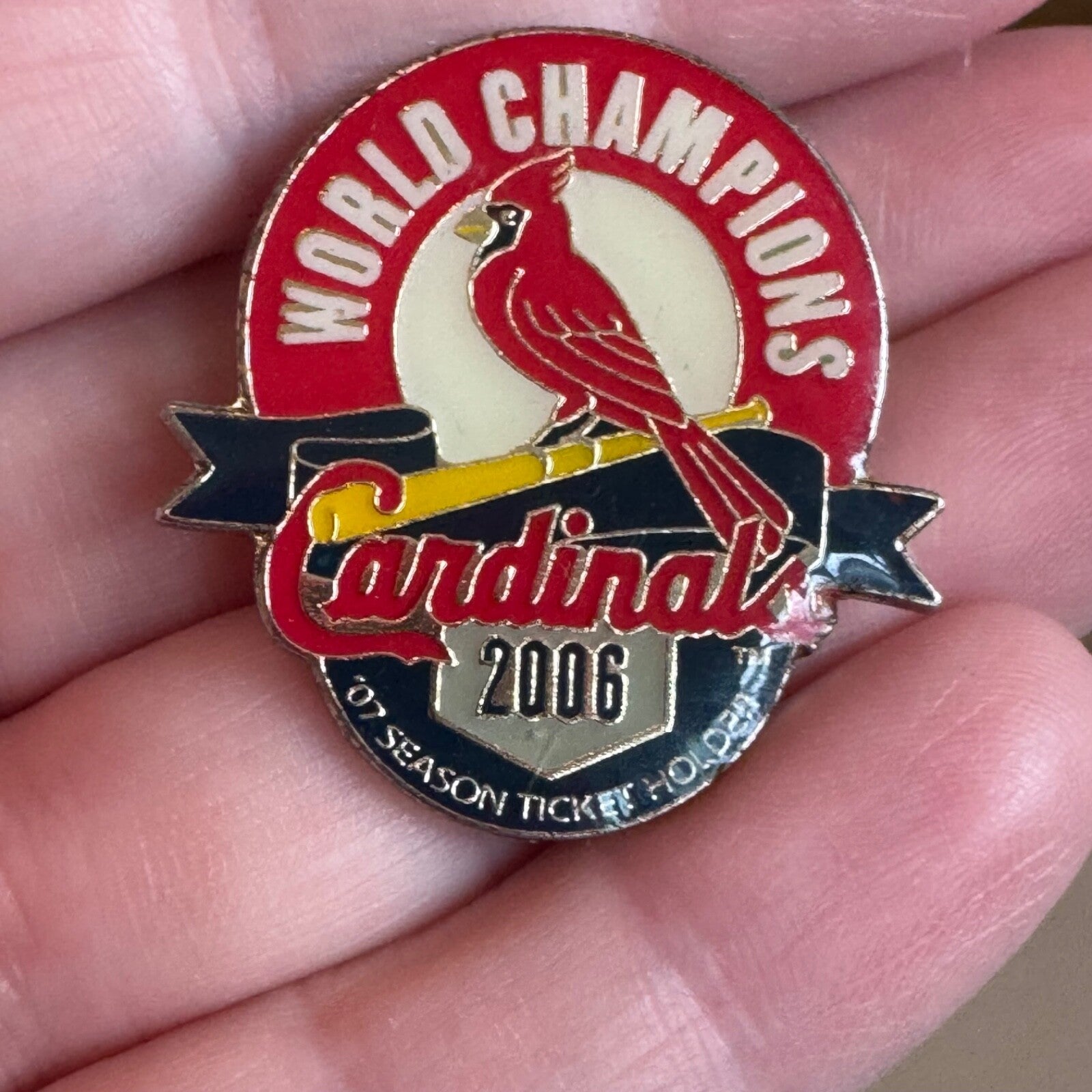 2006 St Louis Cardinals World Champions Lapel Pin Season Ticket Holder