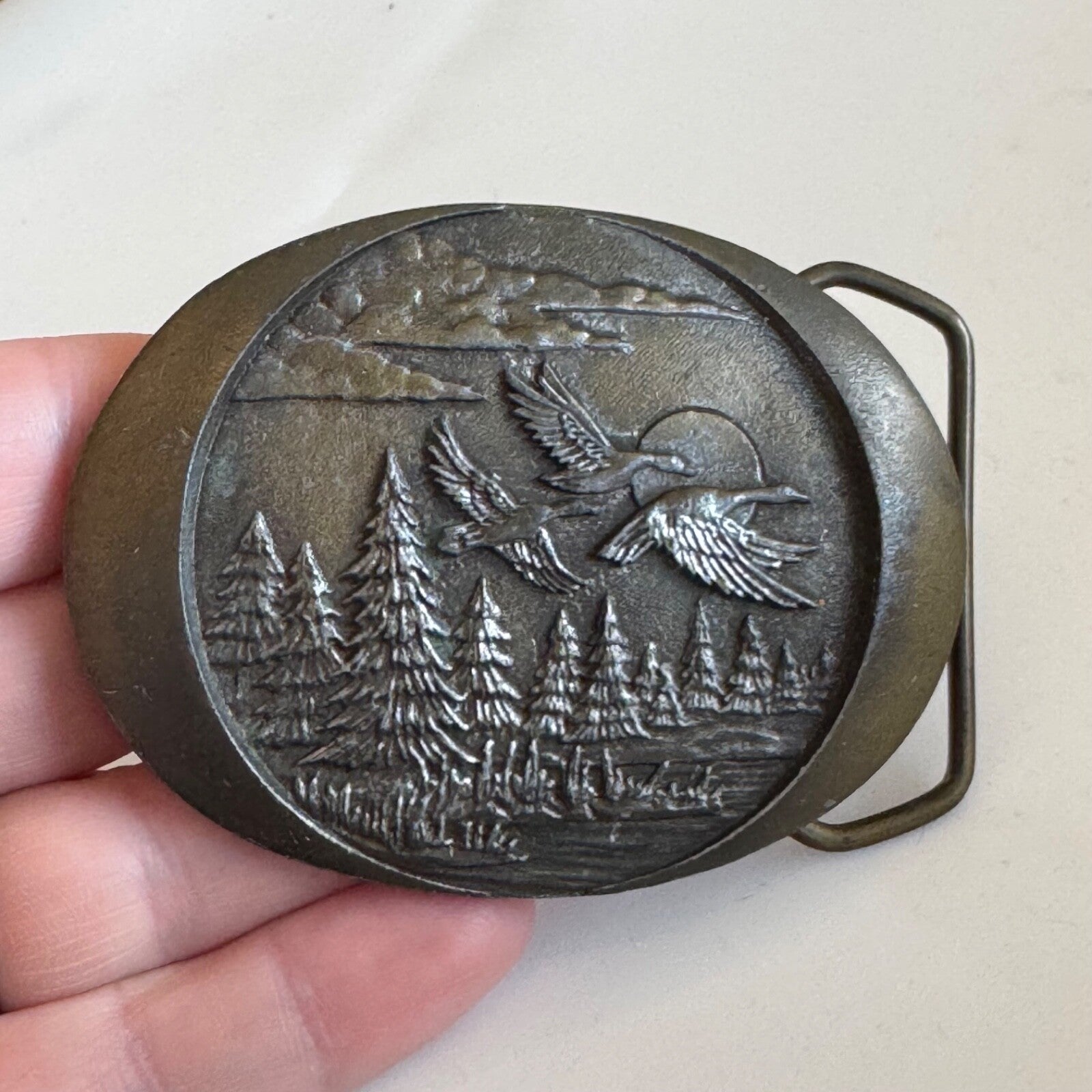 Vintage Indiana Metal Craft Belt Buckle Flying Geese Sun Clouds 1982 Ducks