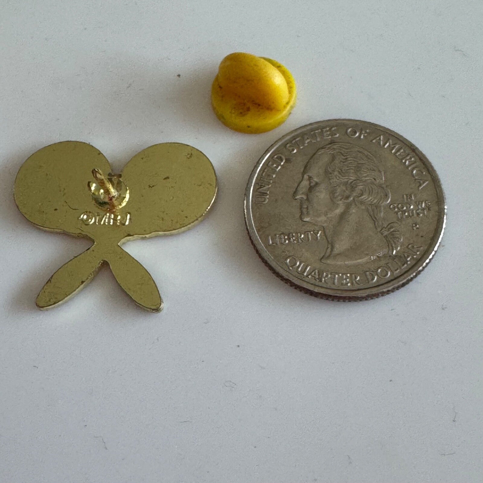 Vintage Puerto Rico Maracas Flag Themed Lapel Pin Souvenir Tourist