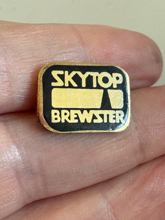 Vtg Skytop Brewster Oilfield Equipment Black and Gold Logo Enamel Lapel Pin RARE