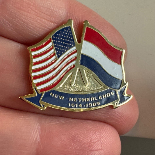 New Netherlands USA–Netherlands Friendship Flags Pin 1614–1989