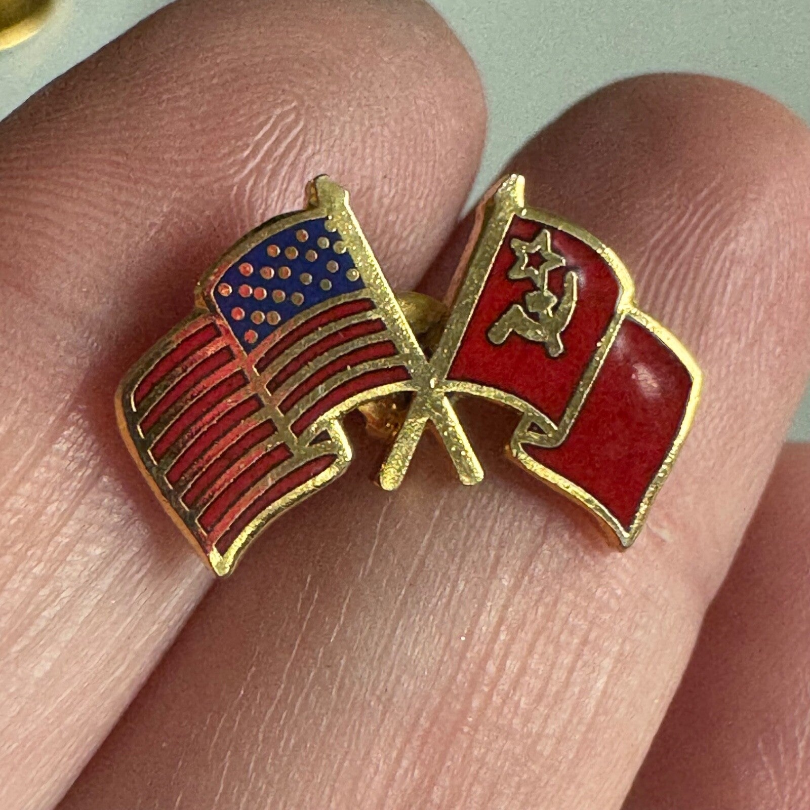 Vintage United States USSR Friendship Flag Enamel Lapel Pin Tie Tack