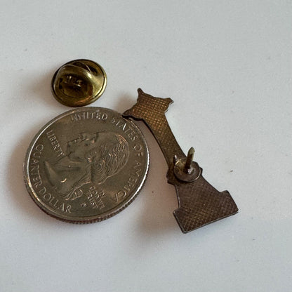 Vintage Seattle Space Needle Souvenir Tourist Lapel Pin Washington