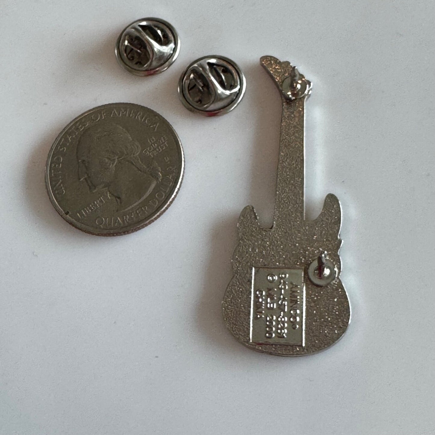Vintage 2000 Seattle Mariners Guitar Shaped Lapel Pin 