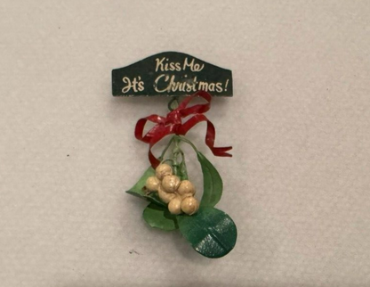 Fabulous Kiss Me It's Christmas Dangling Mistletoe Brooch Lapel Pin Vintage
