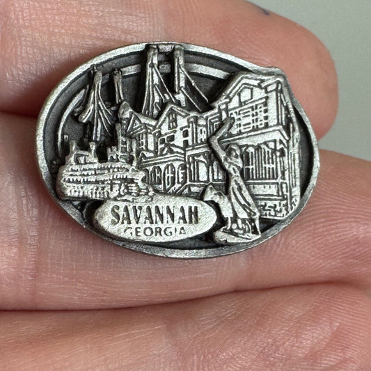 VINTAGE SAVANNAH GEORGIA PEWTER LAPEL PIN WAVING GIRL TRAVEL SOUVENIR GIFT