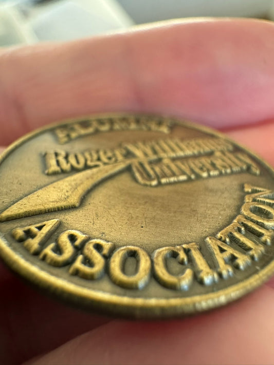 Roger Williams University Alumni Association Pin
