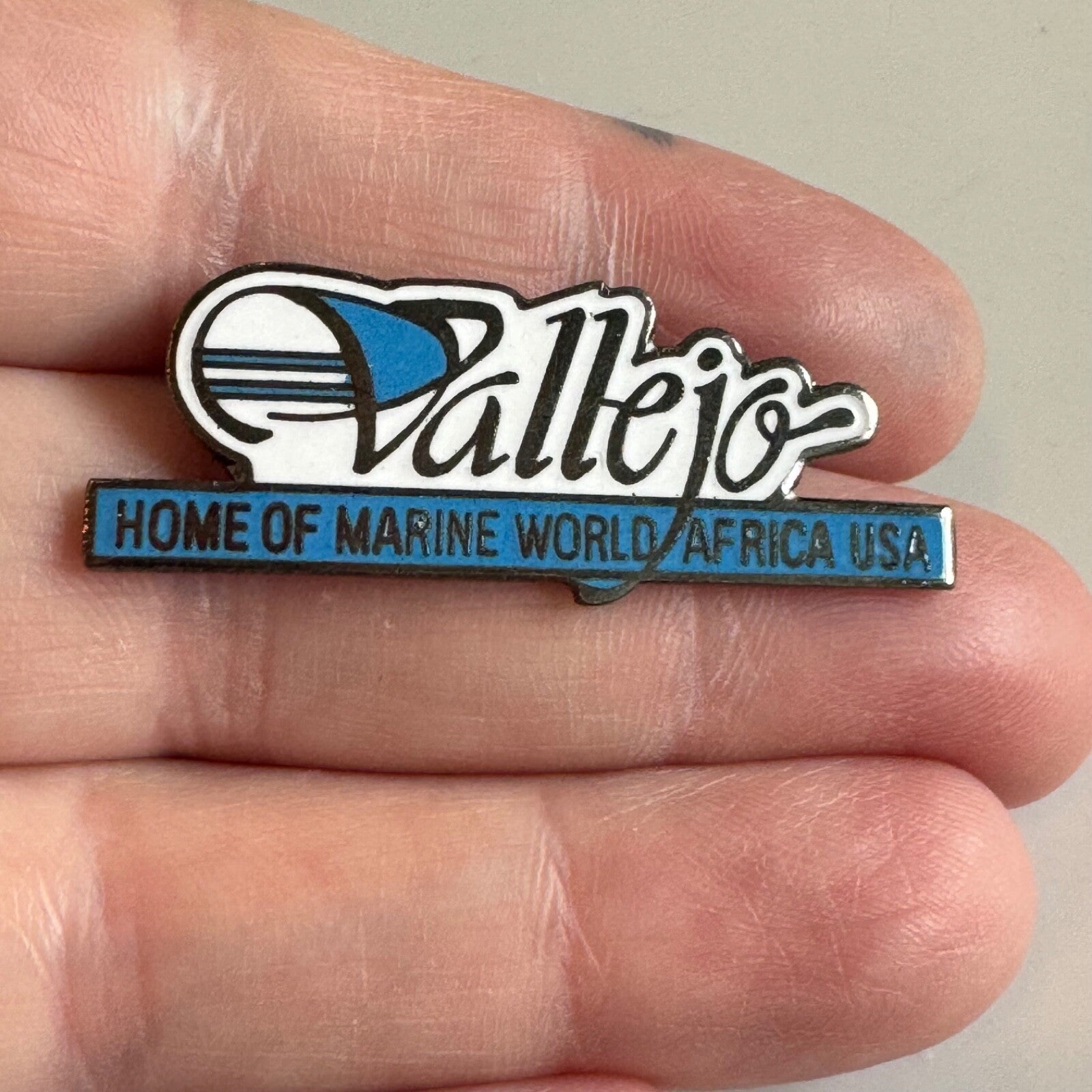Vallejo California Home Of Marine World Africa Souvenir Lapel Pin