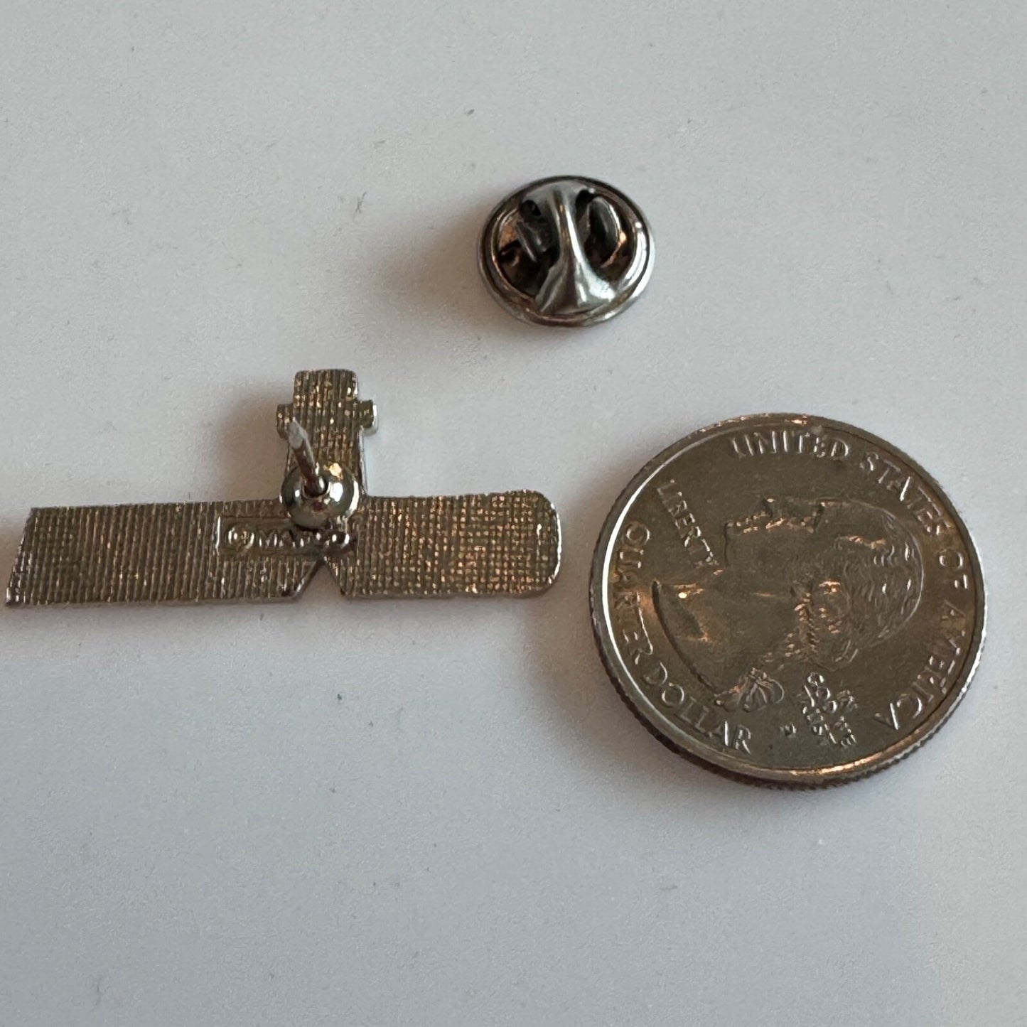 Vintage Oklahoma Oil Rig Derrick Souvenir Tourist Lapel Pin