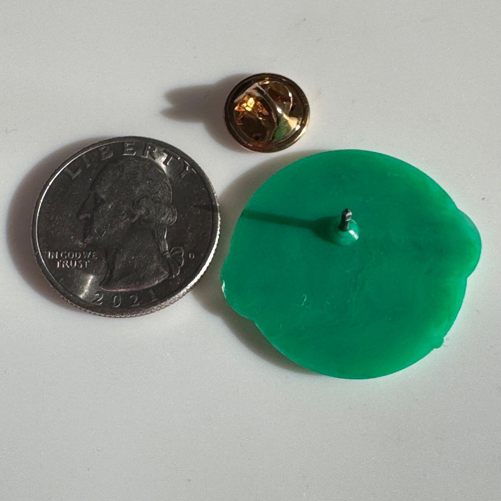 Vintage WNYC New York Kids Radio 93.9 Hot Radio for Cool Kids Plastic Lapel Pin