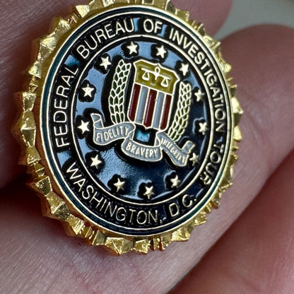 Vtg Federal Bureau of Investigation FBI Crest Shield Coat of Arms Badge Pin