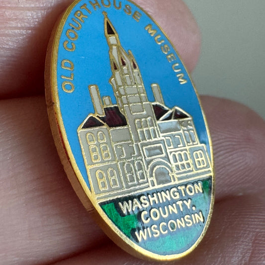 Vintage Old Courthouse Museum Washington County Wisconsin Lapel Pin 