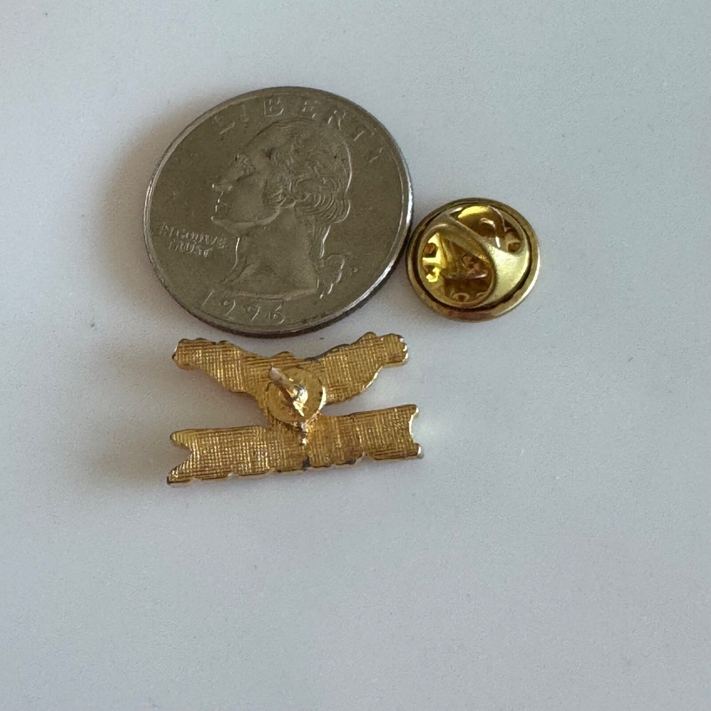 Vintage Gold Tone Buick Logo Lapel Pin Tie Tack