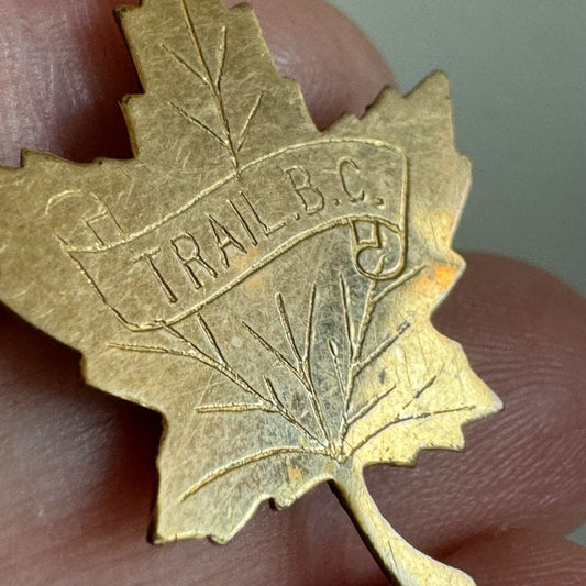 Vintage Trail B.C. British Columbia Maple Leaf Lapel Pin Canada