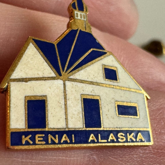 Vintage Kenai Alaska Church Souvenir Tourist Lapel pin