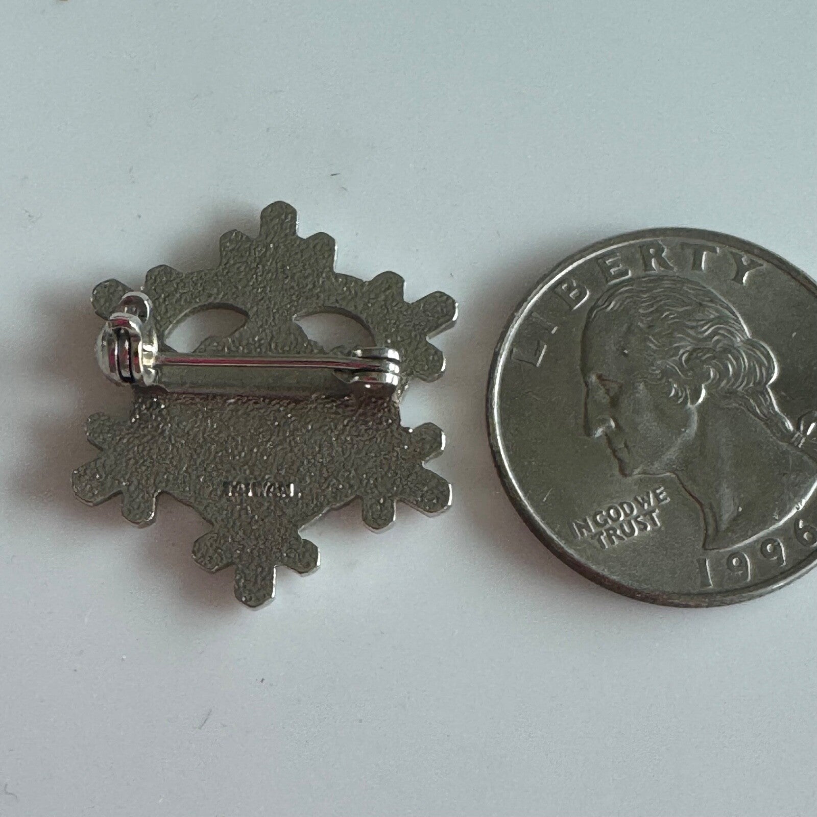 Vintage Banff Snowflake Ski Skiing Lapel Pin Sunshine Lake Louise Norquay