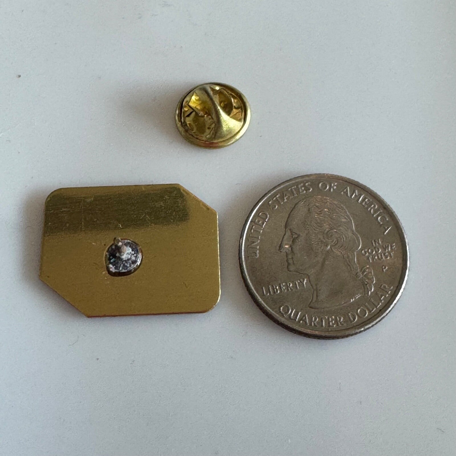 Las Vegas Slot Machine Dice Playing Card Casino Souvenir Pin 