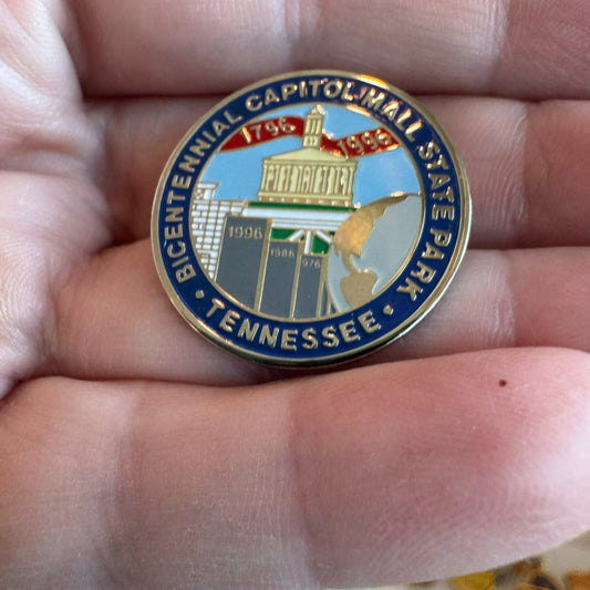 Bicentennial Capitol Mall State Park Tennessee Souvenir Enamel Lapel Pin