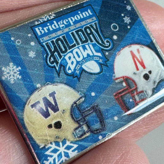 2010 Bridgepoint Holiday Bowl Washington vs Nebraska Football Pin