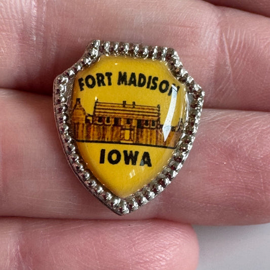 Vintage Fort Madison Iowa Souvenir Tourist Lapel Pin War of 1812 Black Hawk