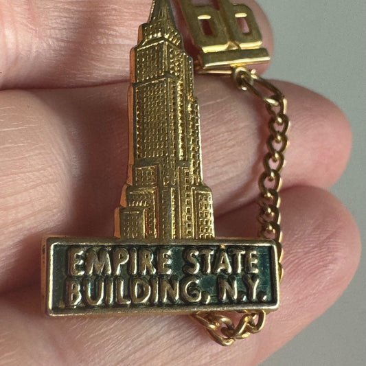 Vintage 1966 Empire State Building New York Souvenir Tourist Lapel Pin