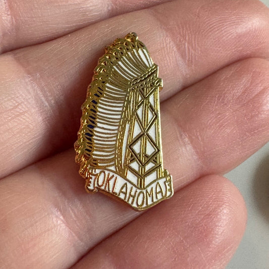 Vintage Oklahoma Oil Rig Derrick Native American Headdress Lapel Pin
