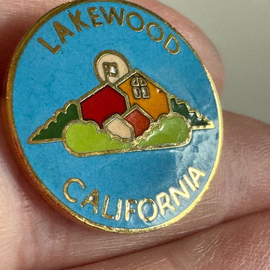 Vintage Lakewood California Souvenir Tourist Lapel Pin