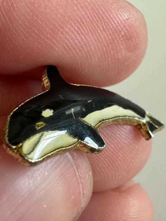 Vintage Orca Killer Whale Shamu Lapel Pin