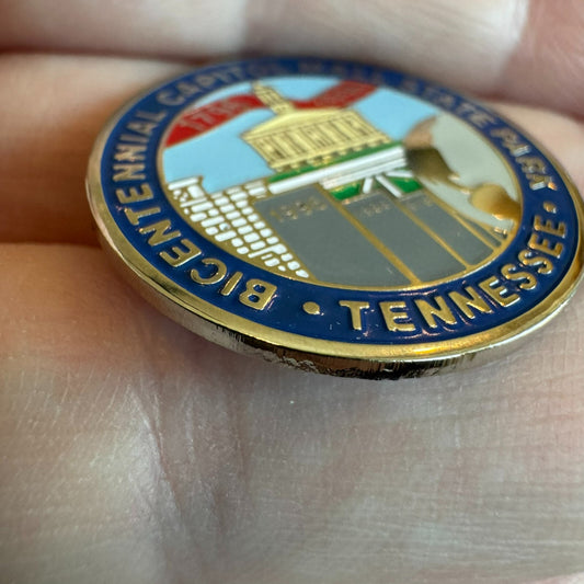 Bicentennial Capitol Mall State Park Tennessee Souvenir Enamel Lapel Pin