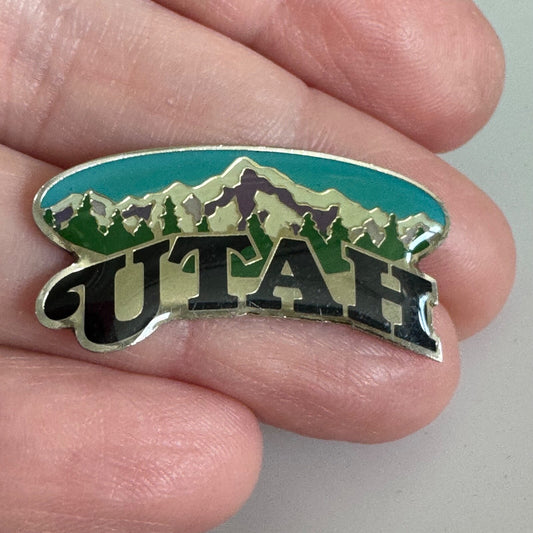 Utah Mountains Scenic Souvenir Lapel Pin – USA