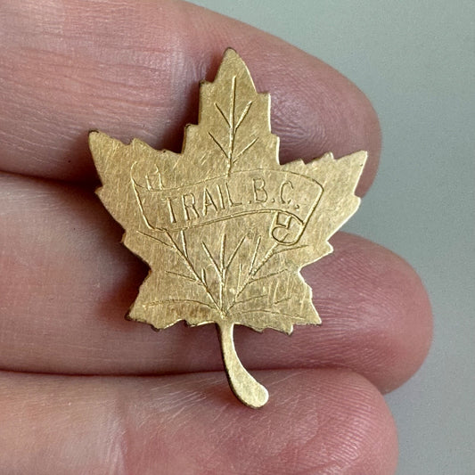 Vintage Trail B.C. British Columbia Maple Leaf Lapel Pin Canada