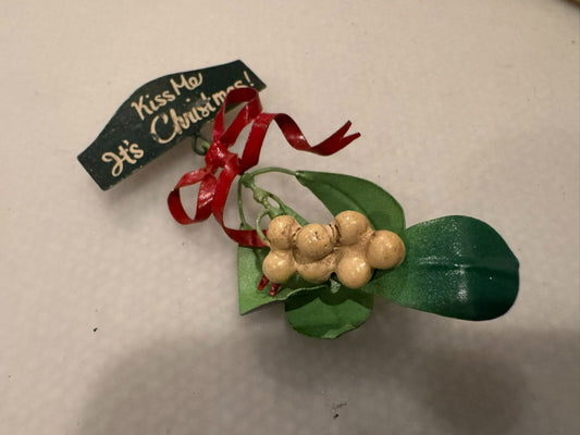 Fabulous Kiss Me It's Christmas Dangling Mistletoe Brooch Lapel Pin Vintage