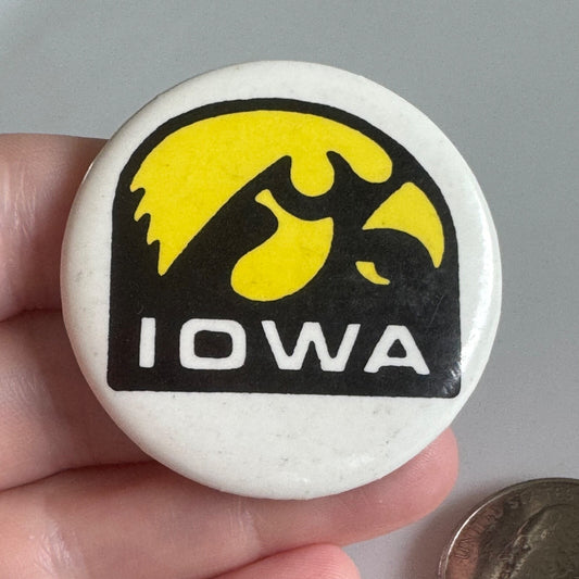 University of Iowa Hawkeyes Button 1988 Pin